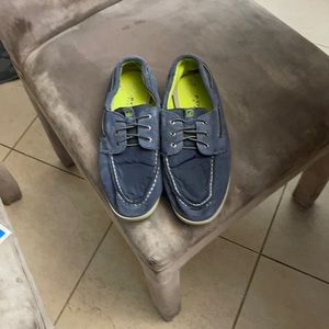 Boy sperry boat shoes